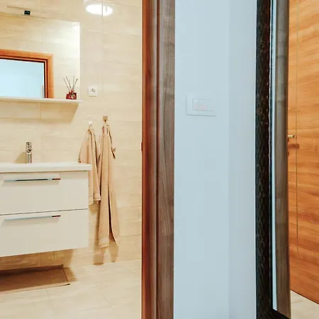 La Dolce تروغير